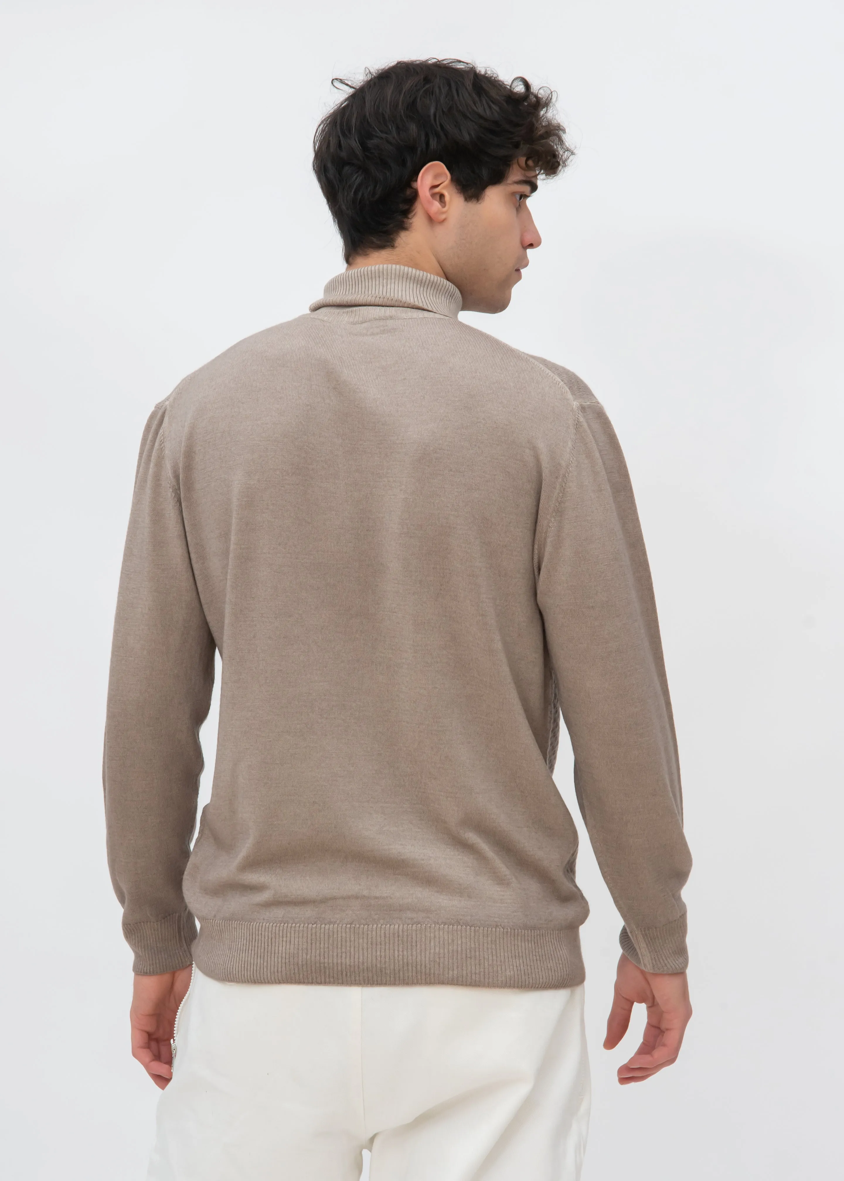 EMBOSSED TURTLENECK SWEATER