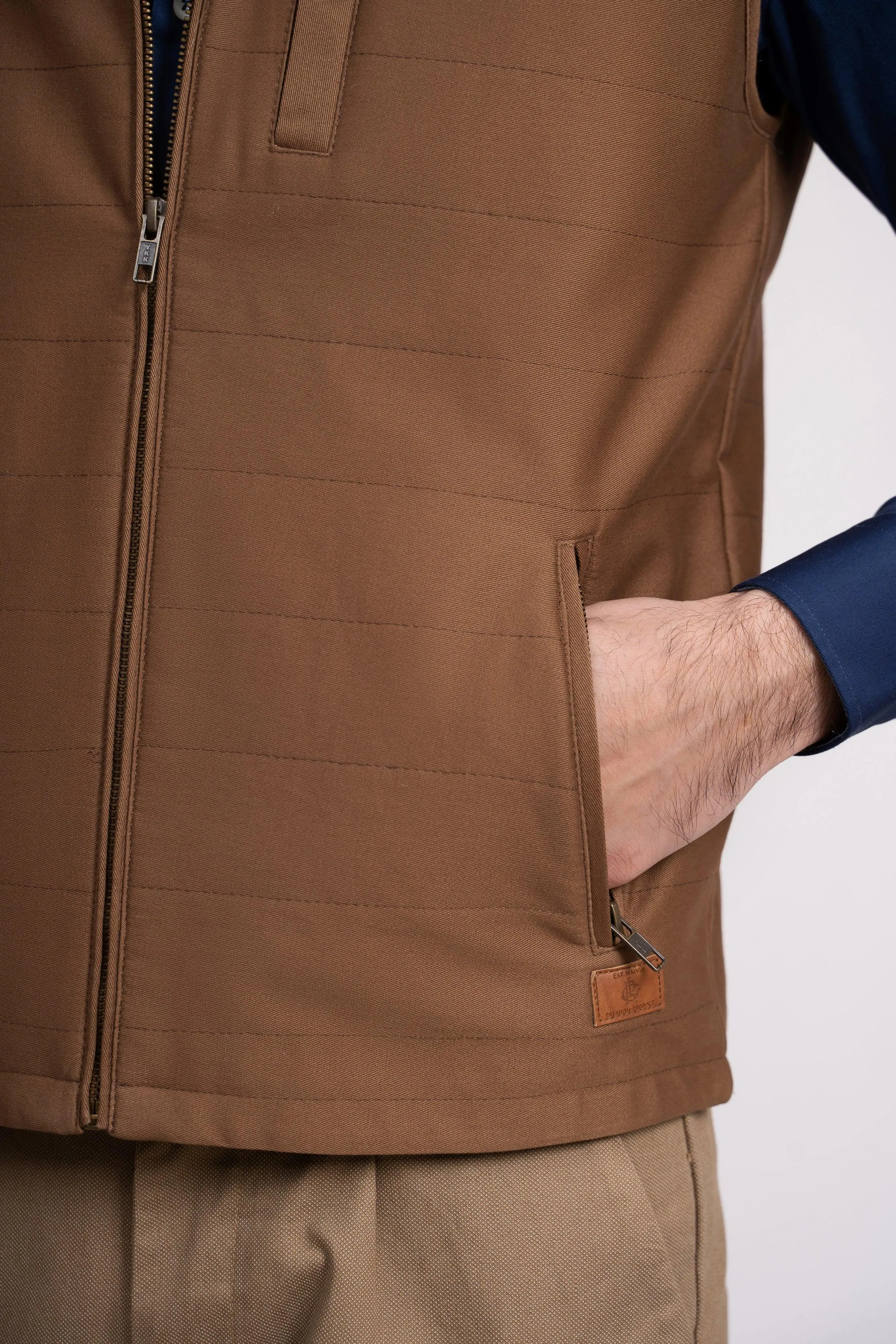 JACKET QUILTED SLEEVE LESS CAMEL