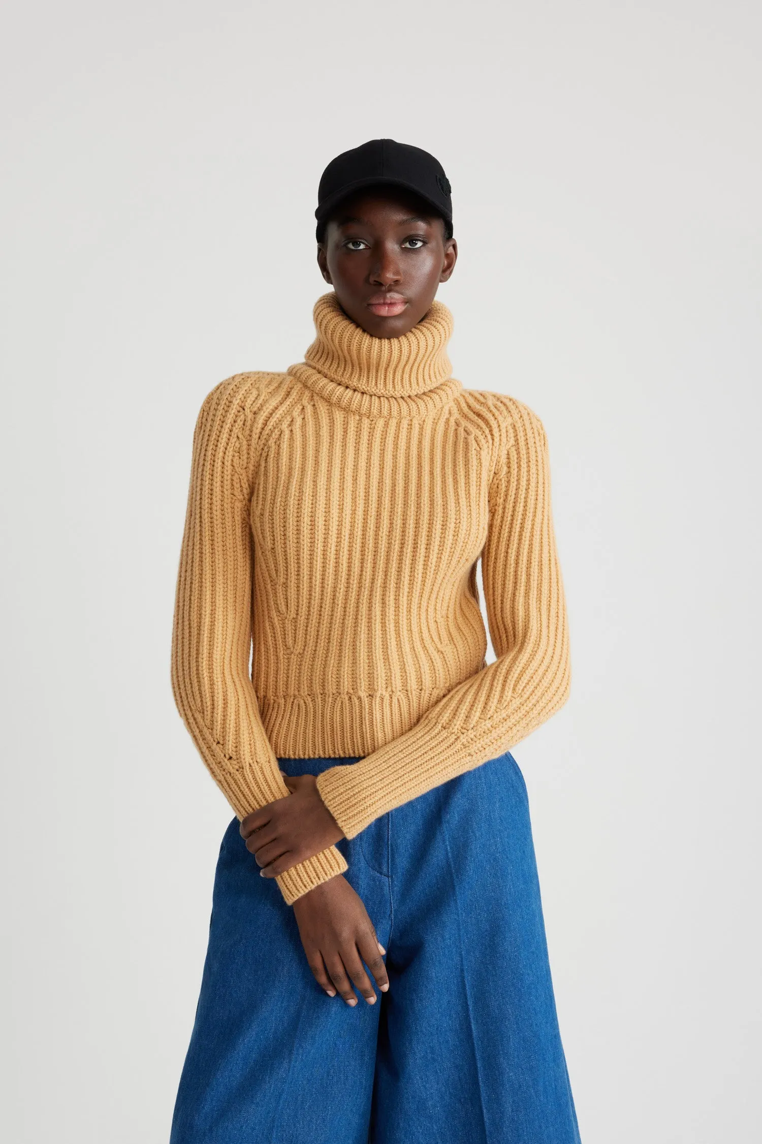 Ribbed turtleneck jumper in sustainable wool and cashmere