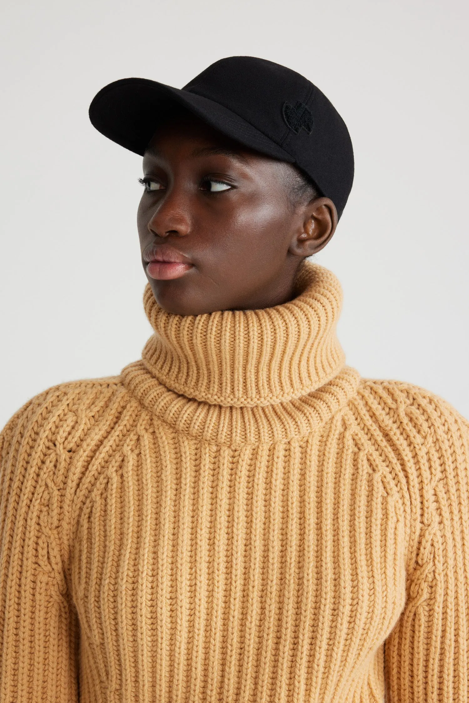 Ribbed turtleneck jumper in sustainable wool and cashmere