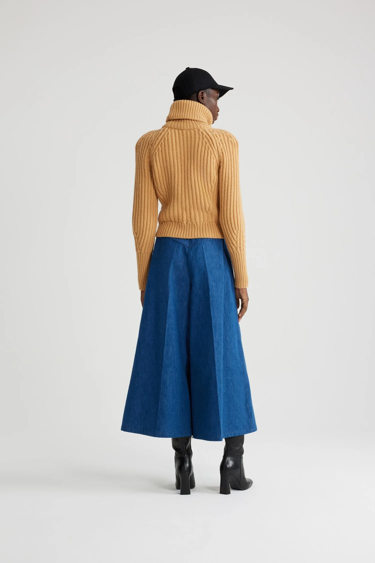 Ribbed turtleneck jumper in sustainable wool and cashmere