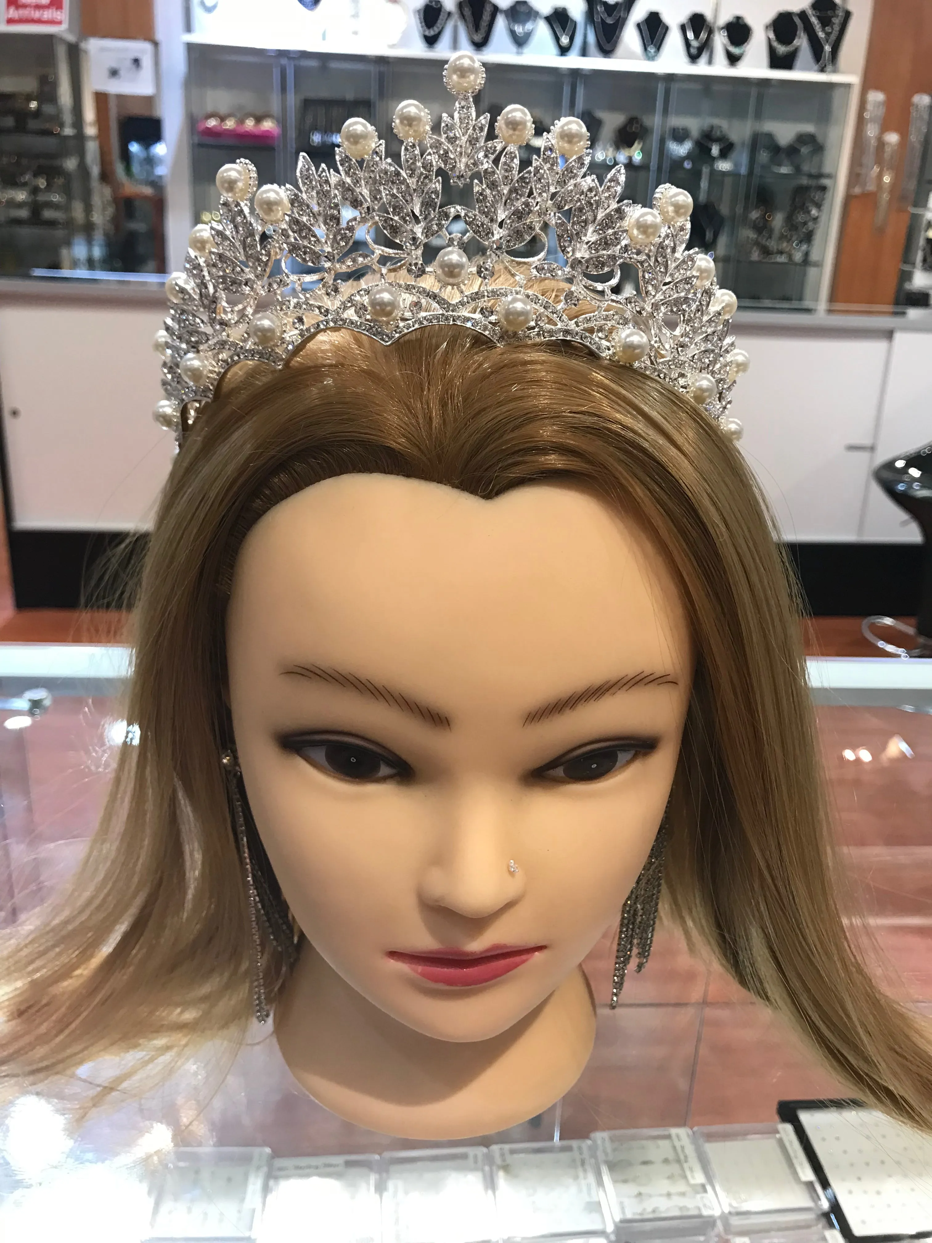 Silver pearl crown for weddings