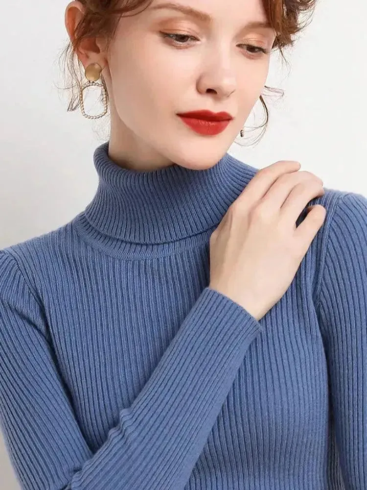 Trendy Women's Turtleneck Sweater for the Perfect Autumn/Winter Look