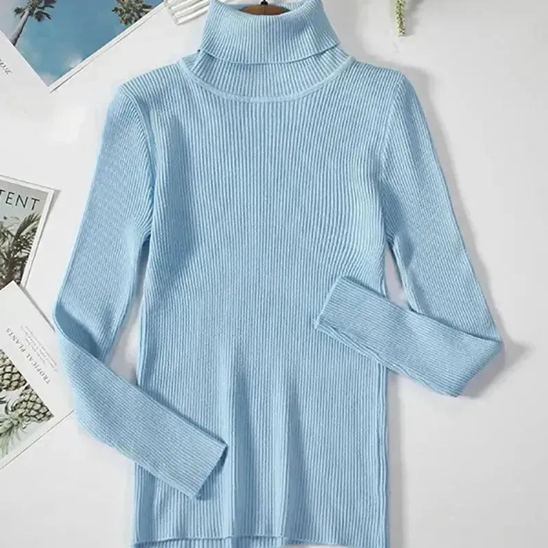 Trendy Women's Turtleneck Sweater for the Perfect Autumn/Winter Look