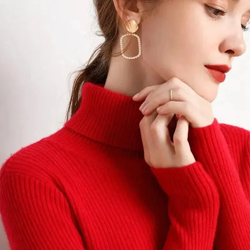 Trendy Women's Turtleneck Sweater for the Perfect Autumn/Winter Look