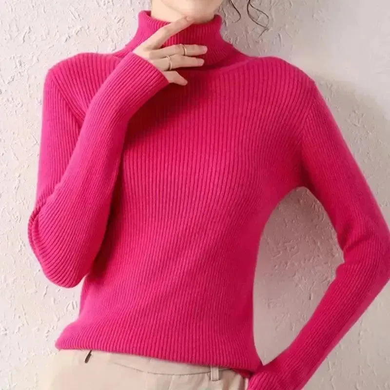 Trendy Women's Turtleneck Sweater for the Perfect Autumn/Winter Look